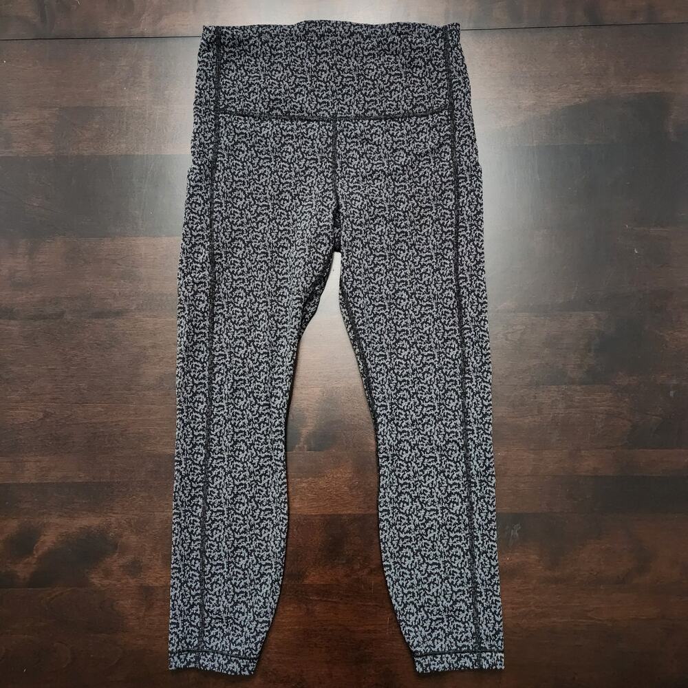Athleta Ultimate Stash Pocket Textured 7/8 Tight Size Medium